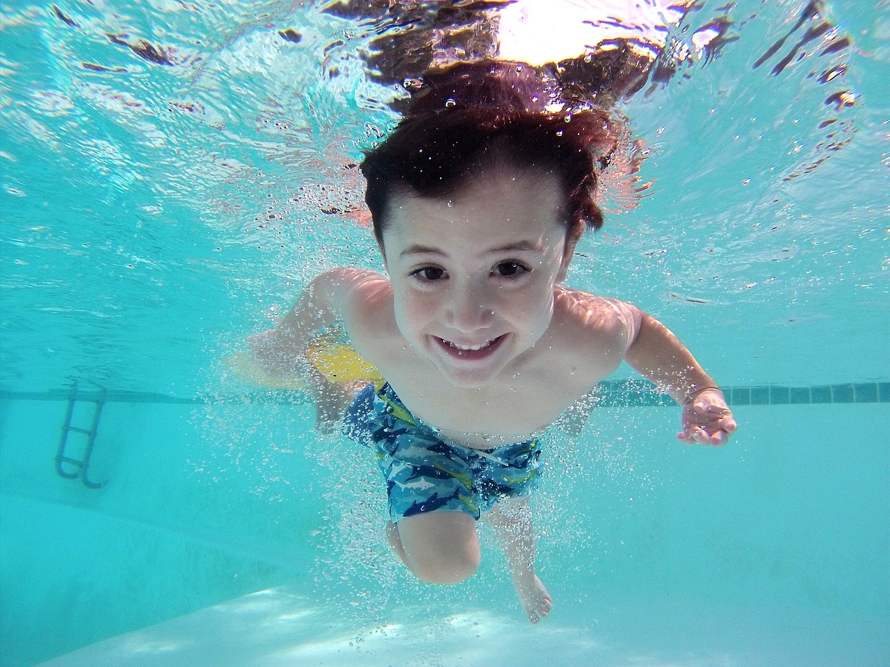 „Das Schwimmbad Detmold bietet nicht nur eine hervorragende Möglichkeit zur Erfrischung und Erholung, sondern auch vielfältige Freizeitaktivitäten für die ganze Familie.“